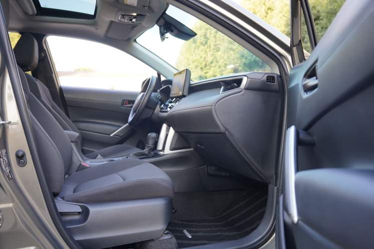 Used Toyota Corolla Cross 2022 2.0L Elite Edition Interior 11