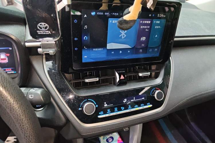 Used Toyota Corolla Cross 2022 2.0L Luxury Edition Audio And AC Panel