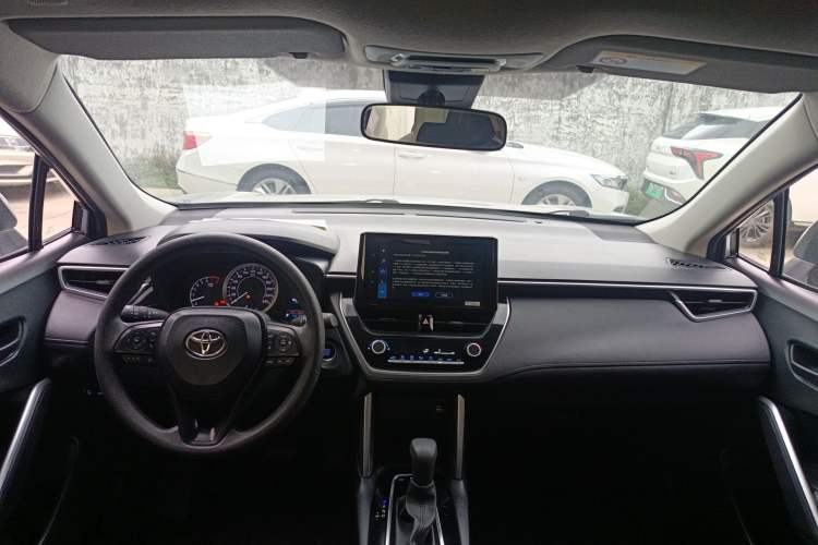 Used Toyota Corolla Cross 2022 2.0L Elite Edition Center Console