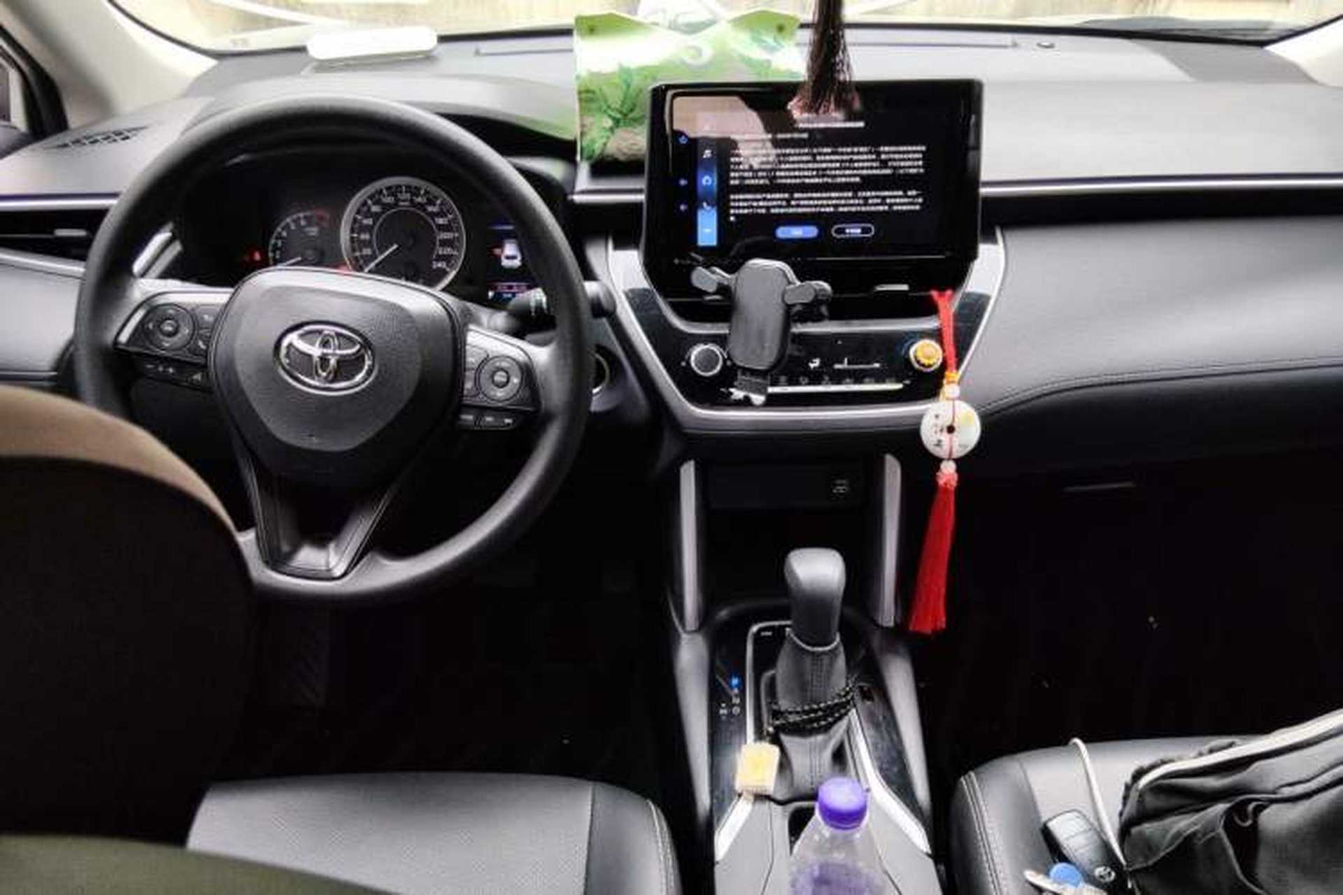 Used Toyota Corolla Cross 2022 2.0L Elite Edition Center Console