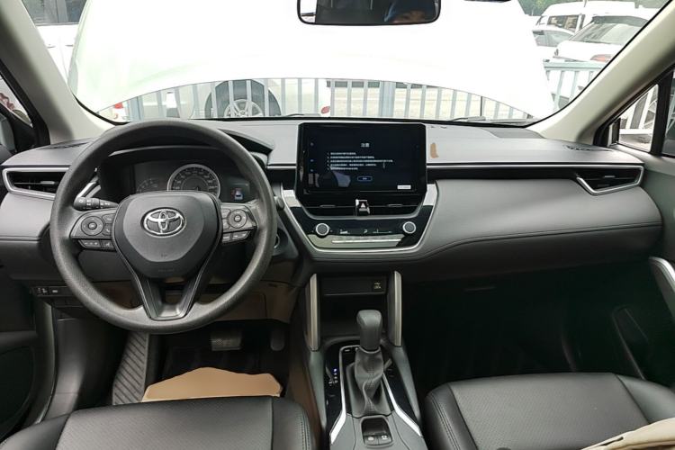 Used Toyota Corolla Cross 2022 2.0L Elite Edition Center Console