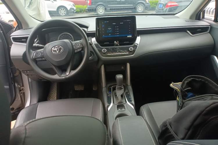 Used Toyota Corolla Cross 2022 2.0L Elite Edition Center Console