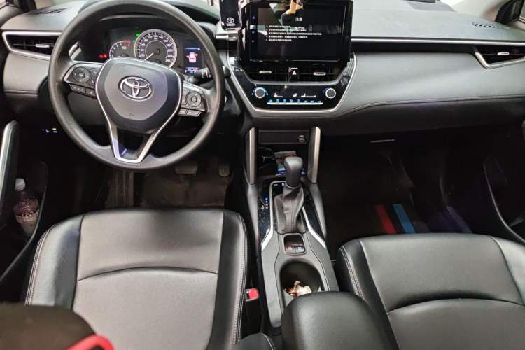 Used Toyota Corolla Cross 2022 2.0L Luxury Edition Center Console