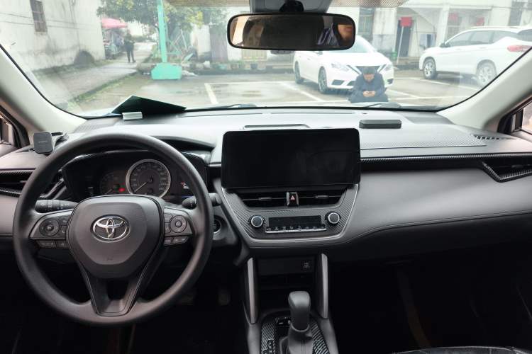 Used Toyota Corolla Cross 2022 2.0L Elite Edition Center Console