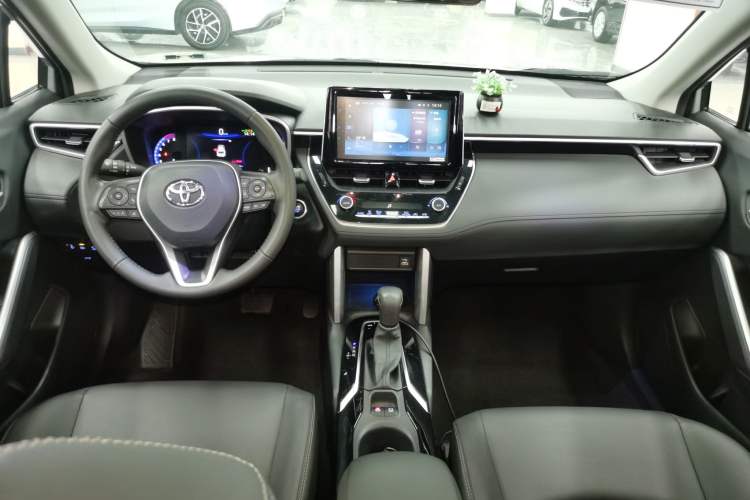 Used Toyota Corolla Cross 2022 2.0L Flagship Edition Center Console