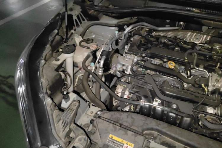 Used Toyota Corolla Cross 2022 2.0L Luxury Edition Engine Bay Right