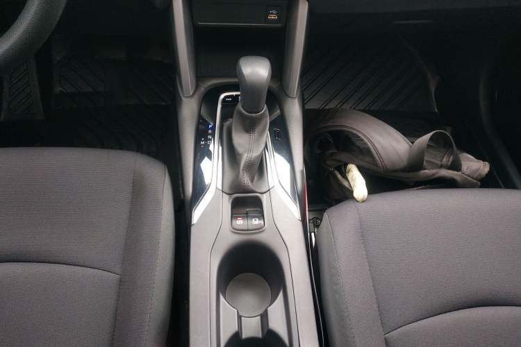 Used Toyota Corolla Cross 2022 2.0L Elite Edition Gear Lever