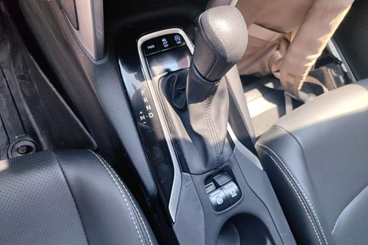 Used Toyota Corolla Cross 2022 2.0L Elite Edition Gear Lever