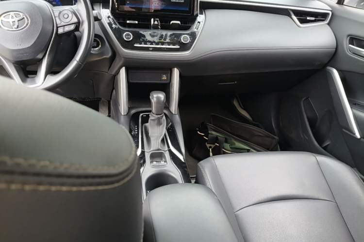 Used Toyota Corolla Cross 2022 2.0L Flagship Edition Gear Lever