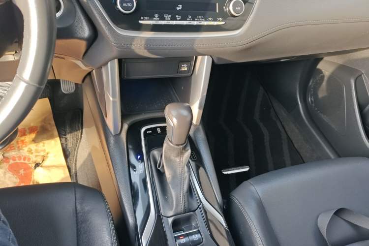 Used Toyota Corolla Cross 2022 2.0L Flagship Edition Gear Lever