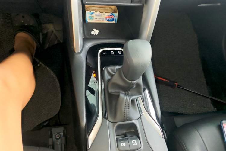 Used Toyota Corolla Cross 2022 2.0L Elite Edition Gear Lever