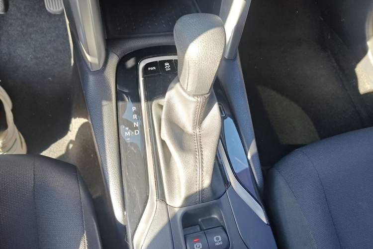 Used Toyota Corolla Cross 2022 2.0L Luxury Edition Gear Lever