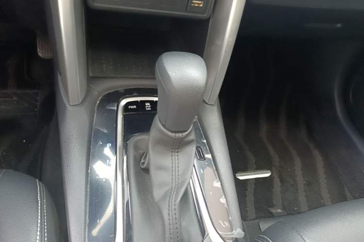 Used Toyota Corolla Cross 2022 2.0L Elite Edition Gear Lever
