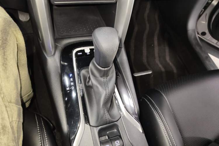 Used Toyota Corolla Cross 2022 2.0L Deluxe Edition Gear Lever