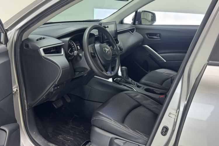 Used Toyota Corolla Cross 2022 2.0L Pioneer Edition Interior 2