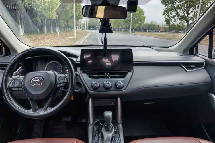 Used Toyota Corolla Cross 2022 2.0L Pioneer Edition Interior 4