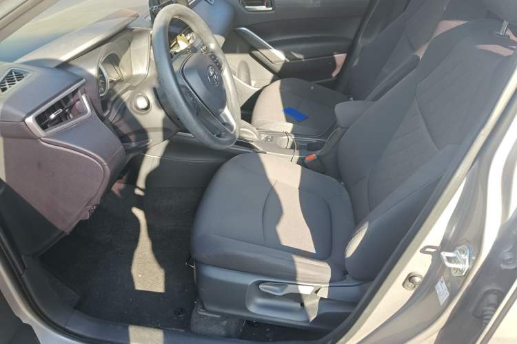 Used Toyota Corolla Cross 2022 2.0L Luxury Edition Left Front Seat