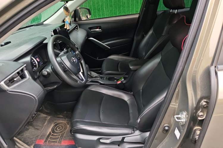 Used Toyota Corolla Cross 2022 2.0L Luxury Edition Left Front Seat