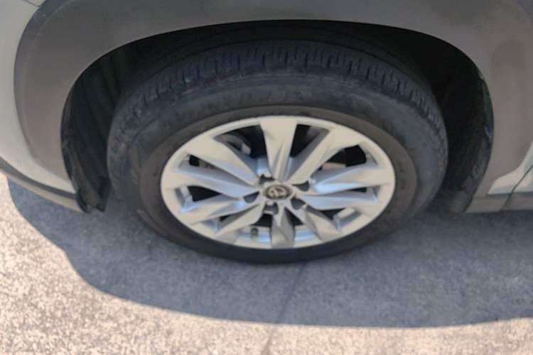 Used Toyota Corolla Cross 2022 2.0L Elite Edition Left Front Wheel Hub