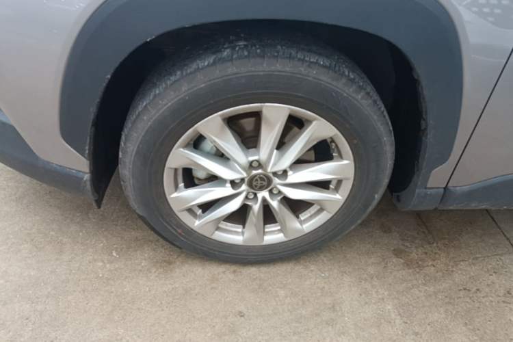 Used Toyota Corolla Cross 2022 2.0L Elite Edition Left Front Wheel Hub