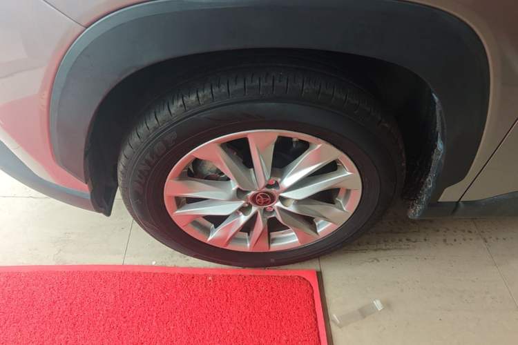 Used Toyota Corolla Cross 2022 2.0L Pioneer Edition Left Front Wheel Hub