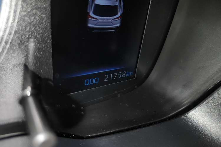 Used Toyota Corolla Cross 2022 2.0L Luxury Edition Odometer Close Up