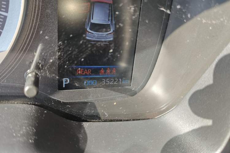 Used Toyota Corolla Cross 2022 2.0L Luxury Edition Odometer Close Up