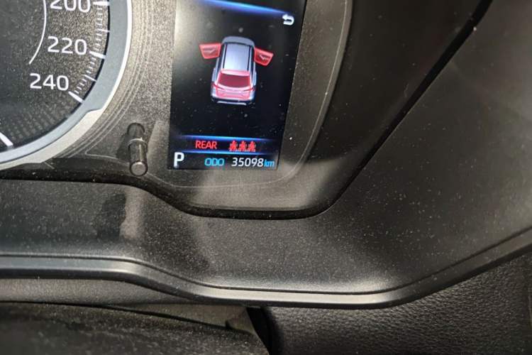 Used Toyota Corolla Cross 2022 2.0L Luxury Edition Odometer Close Up