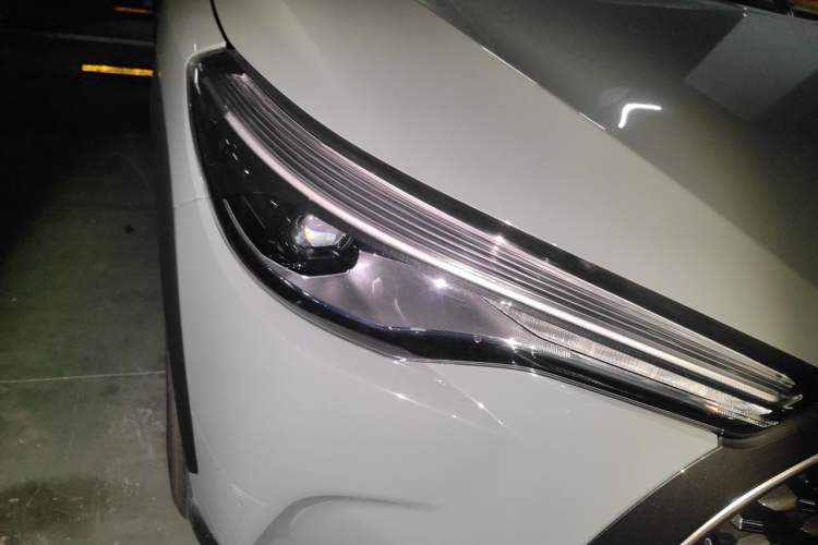 Used Toyota Corolla Cross 2022 2.0L Luxury Edition Right Front Headlight