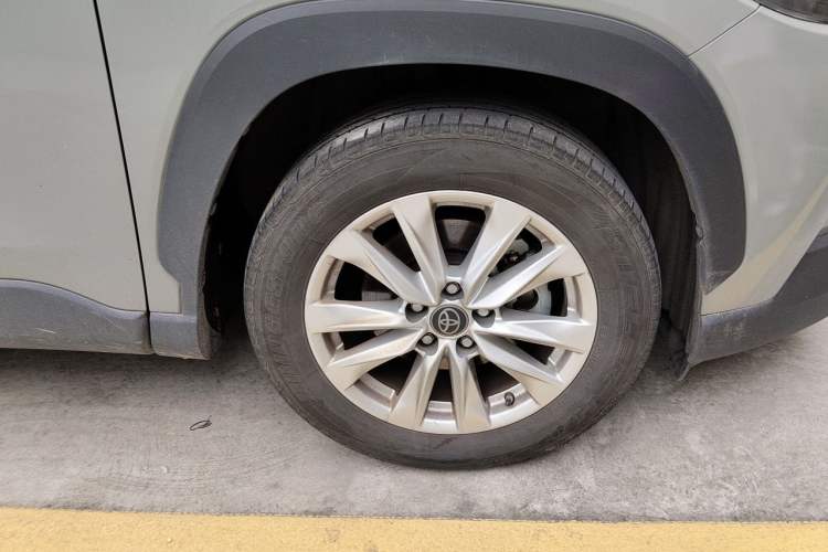 Used Toyota Corolla Cross 2022 2.0L Elite Edition Right Front Wheel Hub