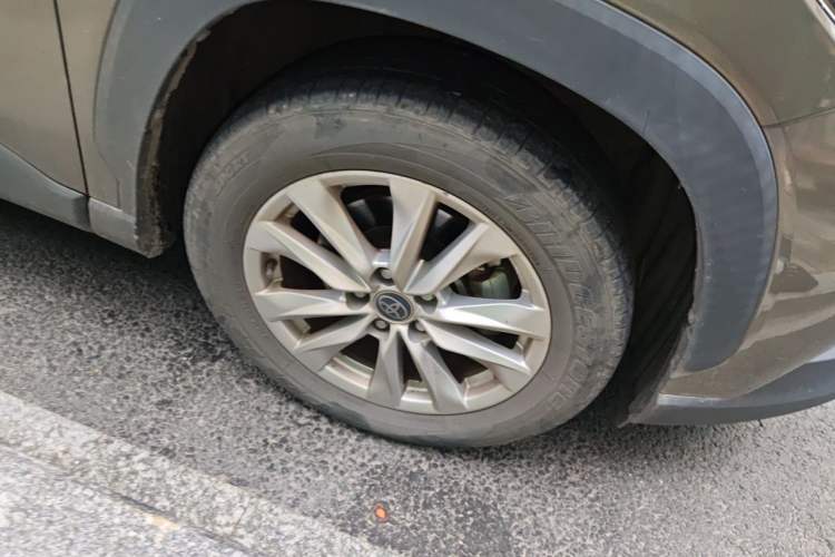 Used Toyota Corolla Cross 2022 2.0L Luxury Edition Right Front Wheel Hub