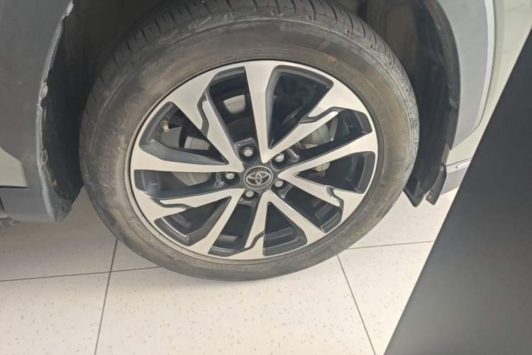 Used Toyota Corolla Cross 2022 2.0L Flagship Edition Right Front Wheel Hub