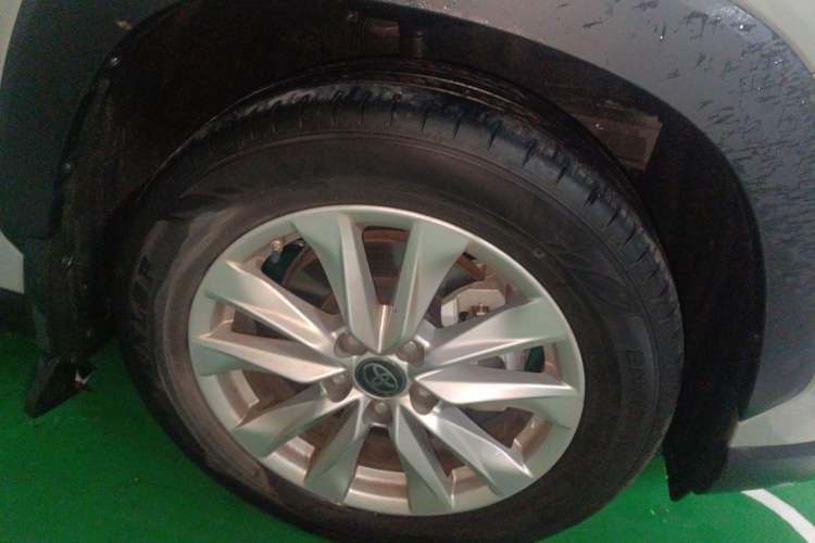 Used Toyota Corolla Cross 2022 2.0L Elite Edition Right Front Wheel Hub