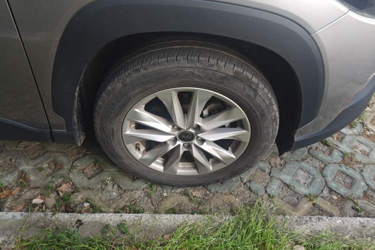 Used Toyota Corolla Cross 2022 2.0L Elite Edition Right Front Wheel Hub