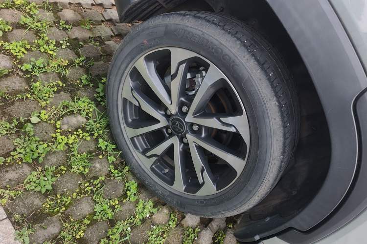 Used Toyota Corolla Cross 2022 2.0L Flagship Edition Right Rear Wheel Hub