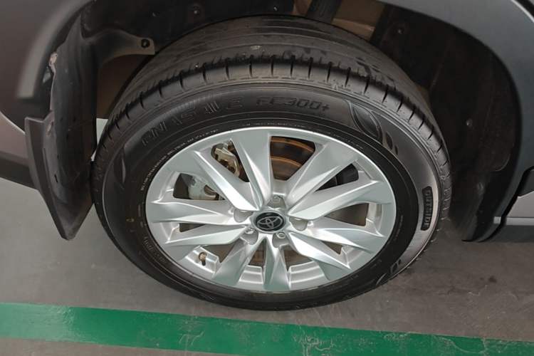 Used Toyota Corolla Cross 2022 2.0L Pioneer Edition Right Rear Wheel Hub
