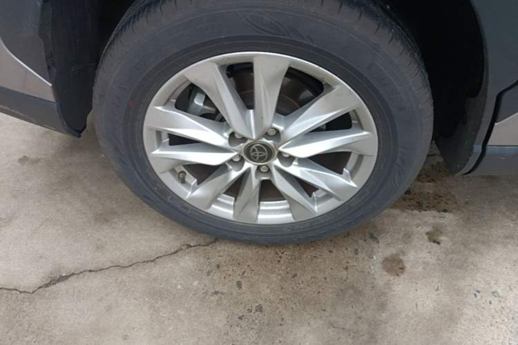 Used Toyota Corolla Cross 2022 2.0L Elite Edition Right Rear Wheel Hub