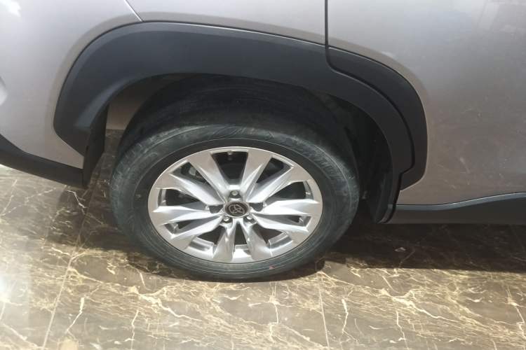 Used Toyota Corolla Cross 2022 2.0L Pioneer Edition Right Rear Wheel Hub