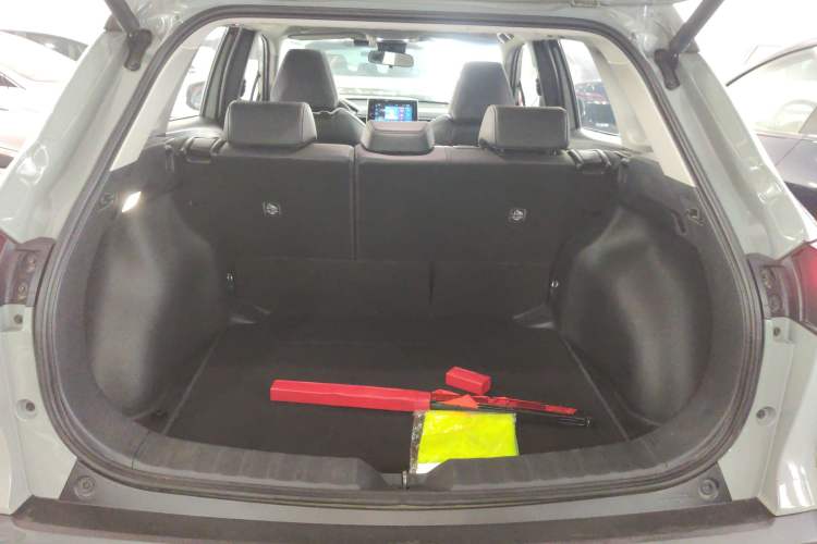 Used Toyota Corolla Cross 2022 2.0L Flagship Edition Trunk