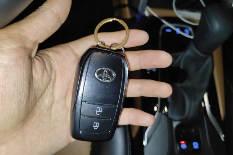 Used Toyota Corolla Cross 2022 2.0L Luxury Edition Vehicle Key