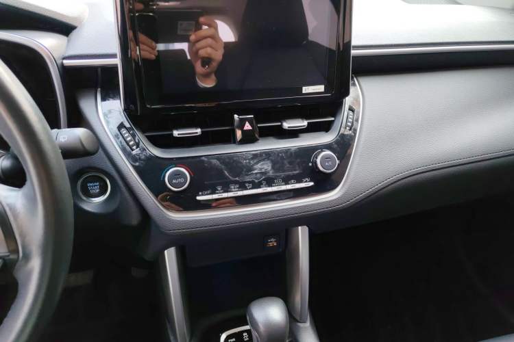 Used Toyota Corolla Cross 2022 2.0L Flagship Edition Audio And AC Panel