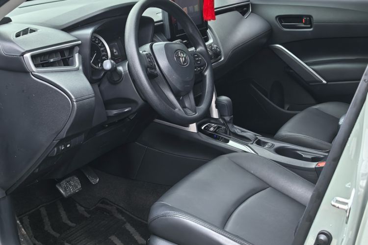 Used Toyota Corolla Cross 2022 2.0L Pioneer Edition Interior 2