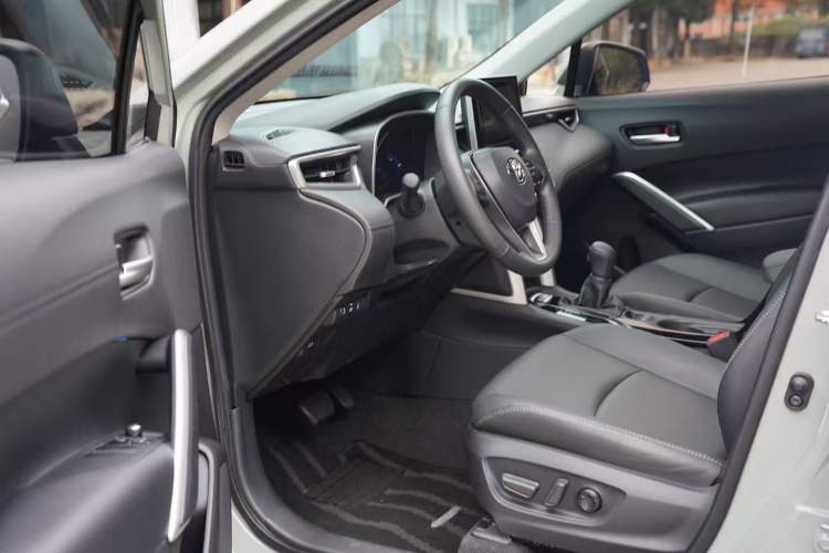 Used Toyota Corolla Cross 2022 2.0L Flagship Edition Interior 6