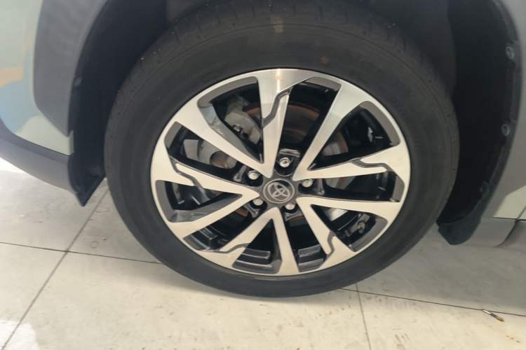 Used Toyota Corolla Cross 2022 2.0L Flagship Edition Left Front Wheel Hub
