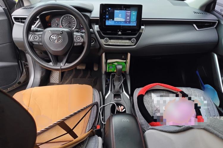 Used Toyota Corolla Cross 2022 2.0L Elite Edition Center Console