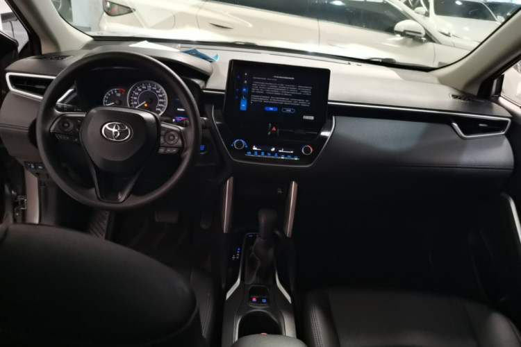 Used Toyota Corolla Cross 2022 2.0L Elite Edition Center Console