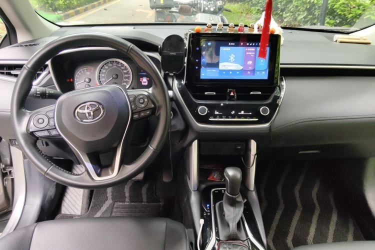 Used Toyota Corolla Cross 2022 2.0L Deluxe Edition Center Console