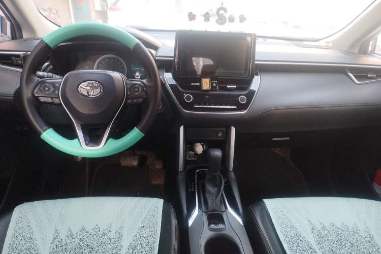 Used Toyota Corolla Cross 2022 2.0L Luxury Edition Center Console