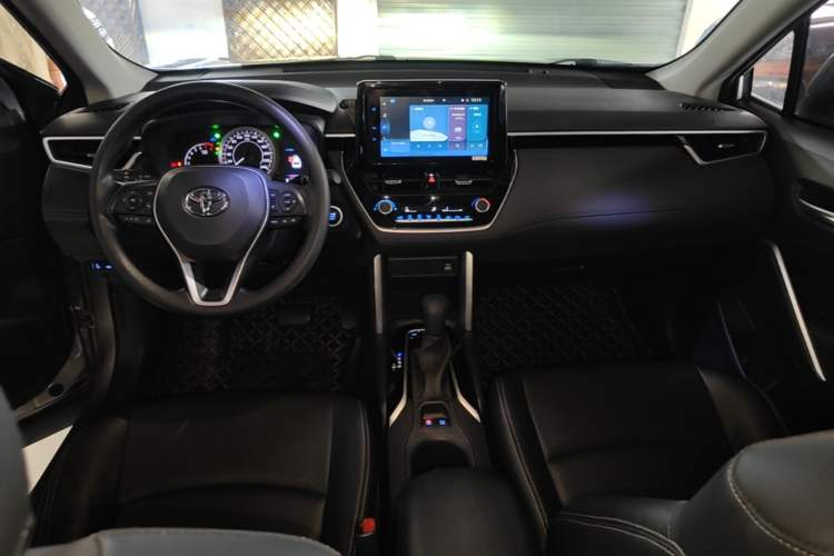 Used Toyota Corolla Cross 2022 2.0L Luxury Edition Center Console