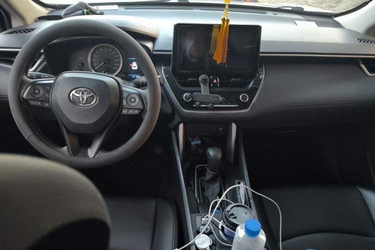 Used Toyota Corolla Cross 2022 2.0L Elite Edition Center Console